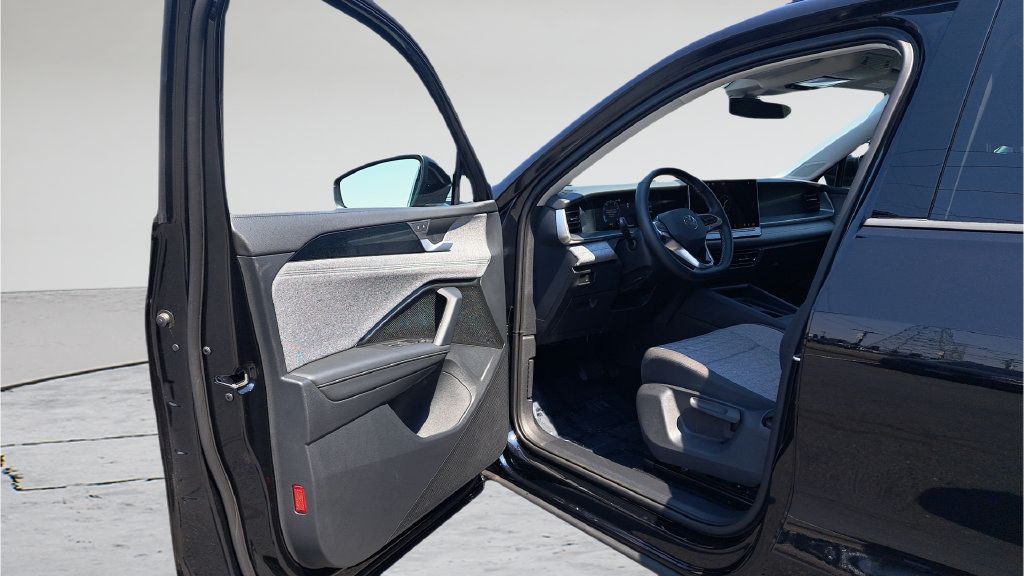 Used 2026 Volkswagen Tiguan S AWD/4WD image 9