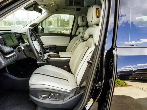 Used 2022 Rivian R1T Adventure AWD/4WD image 34