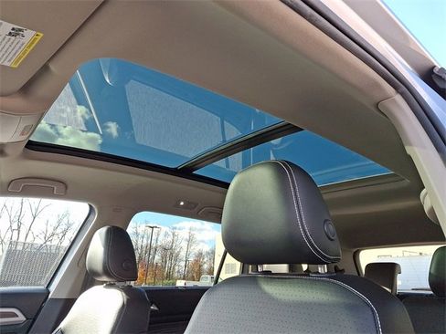 Used 2022 Volkswagen Atlas SEL image 16