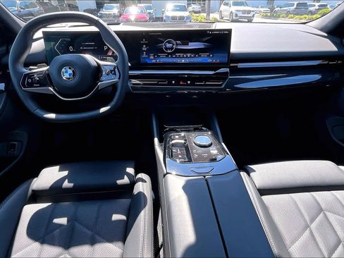 Certified 2026 BMW 530i RWD image 16