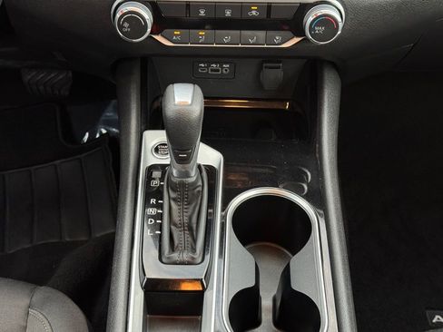 Used 2024 Nissan Altima 2.5 SV image 24