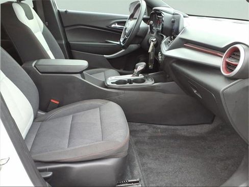 Used 2024 Chevrolet Trax RS image 23