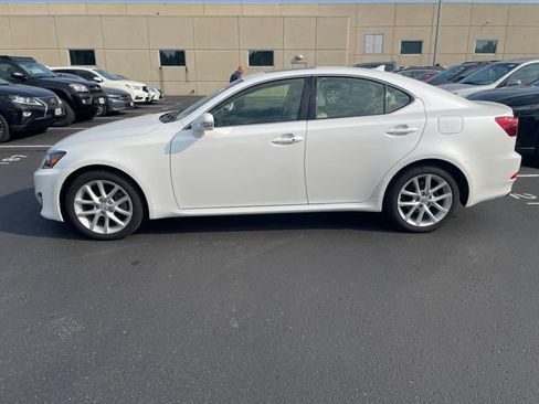 Used 2012 Lexus IS 250 AWD w/ Premium Pkg Value Edition image 3