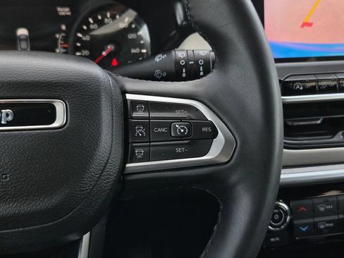 Used 2025 Jeep Compass Limited AWD/4WD image 27