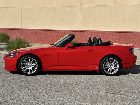 Used 2004 Honda S2000 image 4