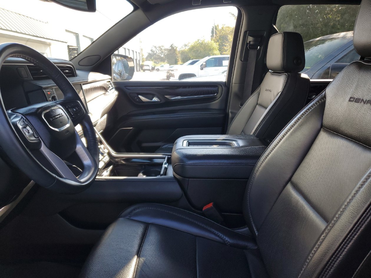Used 2023 GMC Yukon Denali RWD image 18