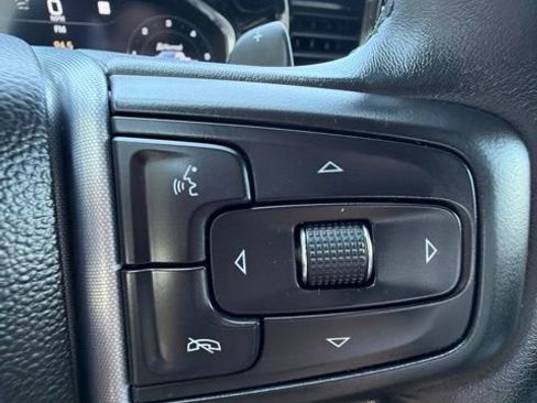 Used 2022 GMC Sierra 1500 SLT w/ SLT Premium Plus Package AWD/4WD image 16