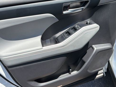 Certified 2025 Toyota Highlander XLE FWD image 13