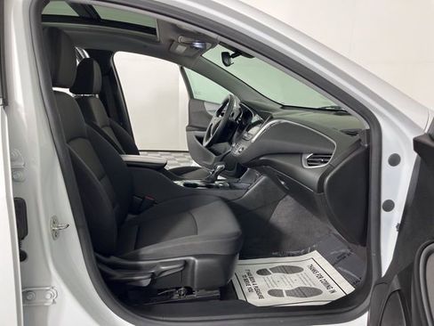 Used 2024 Chevrolet Malibu LT image 40