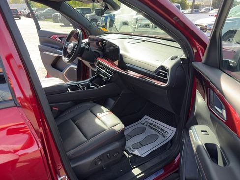Used 2025 Chevrolet Traverse RS AWD/4WD image 27