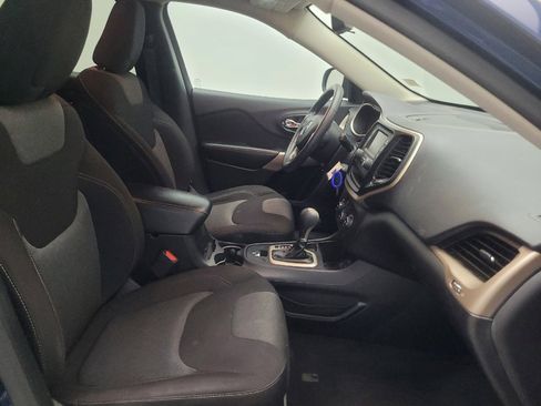 Used 2018 Jeep Cherokee Latitude FWD image 21