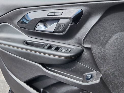 Used 2024 GMC Terrain AT4 image 7