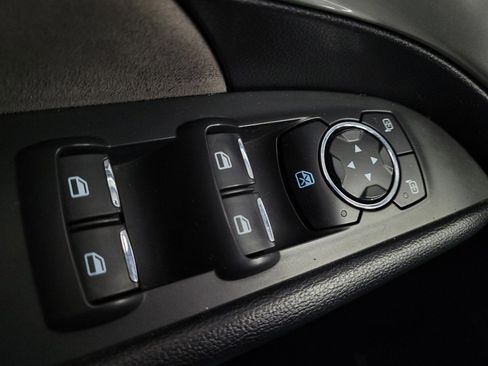 Used 2017 Ford Explorer XLT w/ Equipment Group 202A FWD image 27