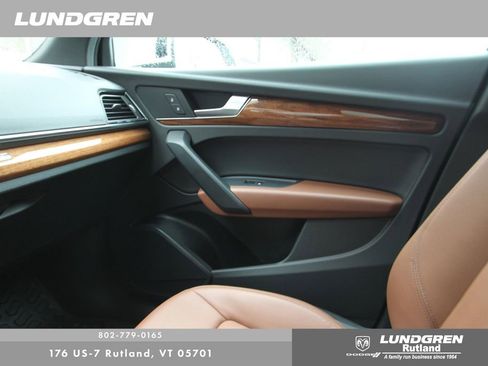 Used 2023 Audi Q5 2.0T Premium w/ Convenience Package image 31