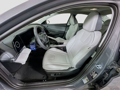 New 2026 Hyundai Elantra Limited FWD image 16
