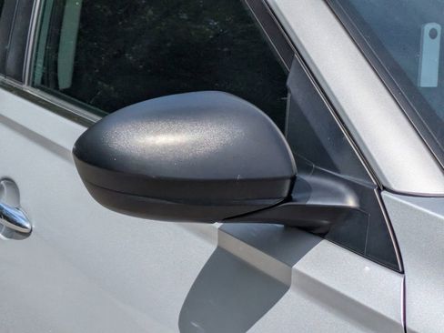 Used 2024 Nissan Altima 2.5 SV image 9