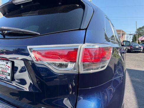 Used 2016 Toyota Highlander XLE w/ Protection Package #3 AWD/4WD image 27