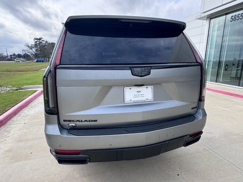Used 2024 Cadillac Escalade Sport Platinum w/ LPO, ONYX Package image 4