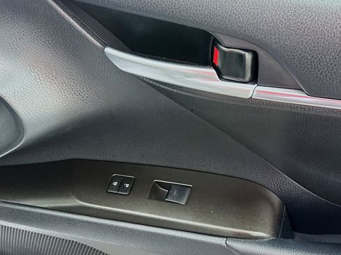 Used 2024 Toyota Camry SE image 28