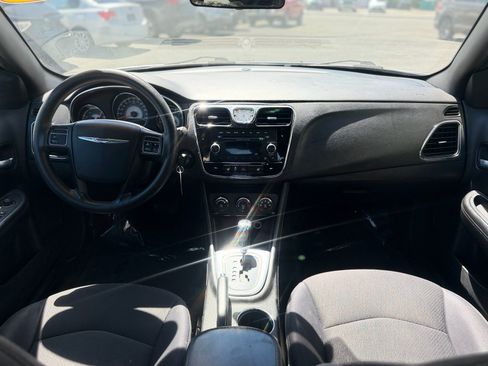 Used 2012 Chrysler 200 LX FWD image 7