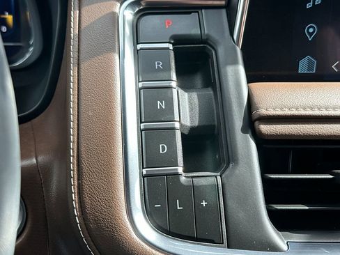 Used 2023 Chevrolet Tahoe High Country AWD/4WD image 22