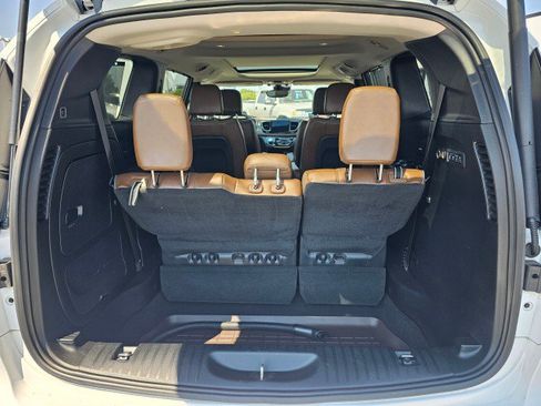 Used 2017 Chrysler Pacifica Limited FWD image 18