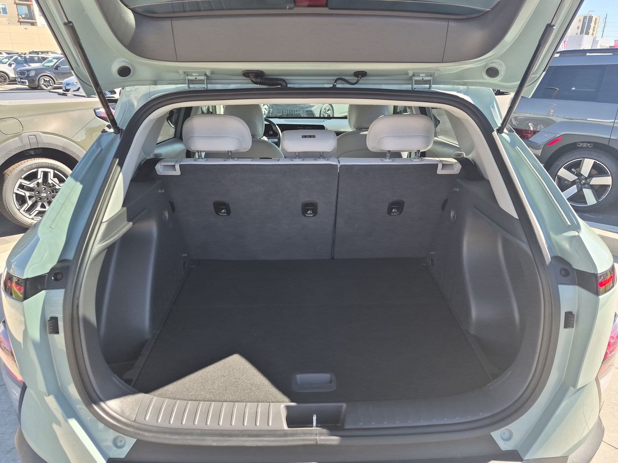Used 2025 Hyundai Kona SEL FWD image 28