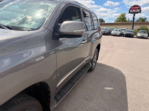 Used 2012 Lexus GX 460 Premium AWD/4WD image 18