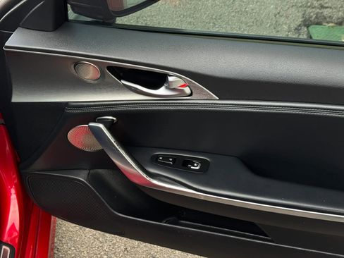 Used 2018 Kia Stinger GT2 RWD image 22