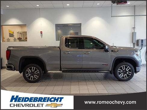 Used 2019 GMC Sierra 1500 AT4 w/ AT4 Premium Package image 2