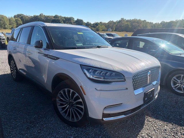 Used 2022 Lincoln Aviator Reserve w/ Elements Package Plus AWD/4WD image 3