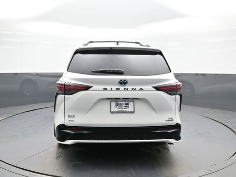 Certified 2023 Toyota Sienna XSE w/ XSE Plus Package image 7