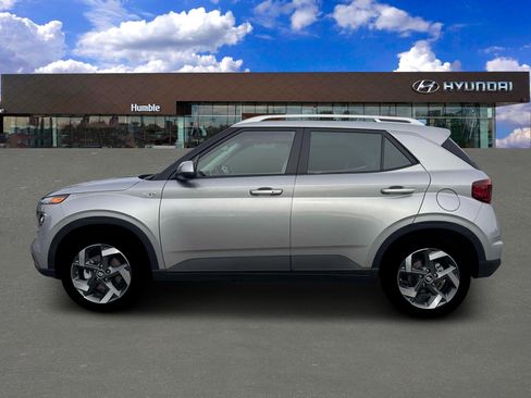 New 2026 Hyundai Venue SEL FWD image 3