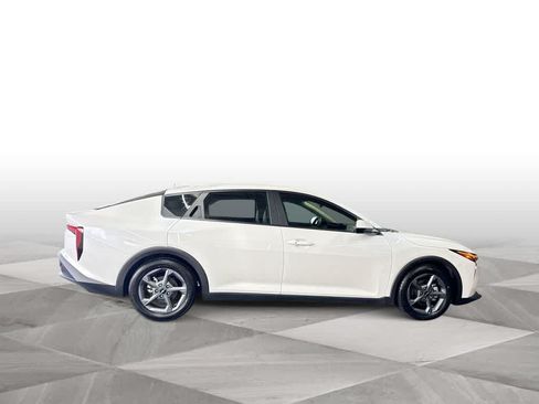 Used 2025 Kia K4 FWD image 9