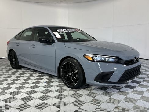 Used 2023 Honda Civic Sport image 2