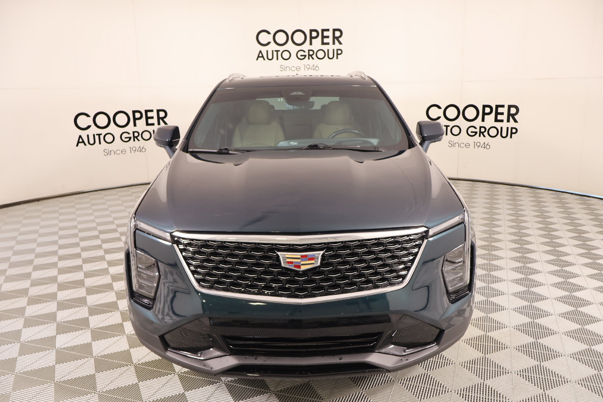 Used 2024 Cadillac XT4 Premium Luxury w/ Active Safety Package FWD image 10