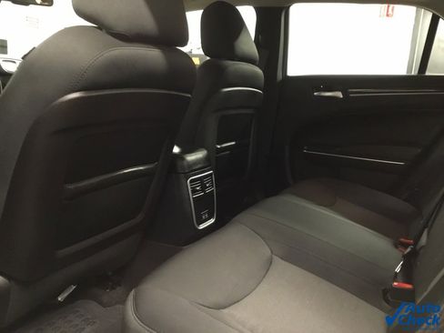 Used 2018 Chrysler 300 Touring w/ Sport Appearance Package image 27