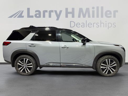 Certified 2024 Nissan Pathfinder Platinum image 6