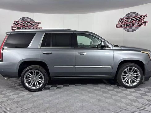 Used 2020 Cadillac Escalade Premium Luxury w/ LPO, Radiant Package AWD/4WD image 10
