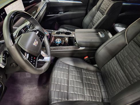 Used 2025 Cadillac Escalade V image 29