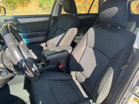 Used 2017 Subaru Outback 2.5i Premium w/ Popular Package #1 AWD/4WD image 13