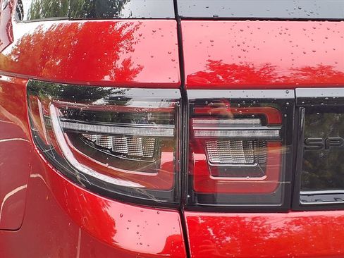 Used 2023 Land Rover Discovery Sport SE R-Dynamic image 27