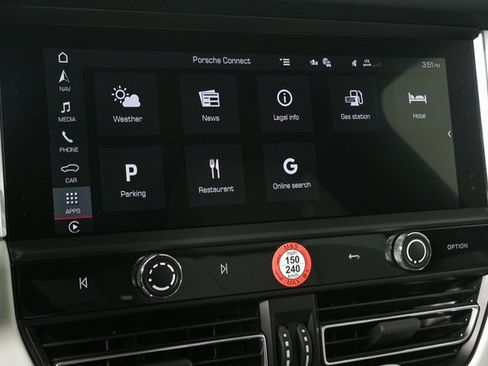 Certified 2025 Porsche Macan image 14