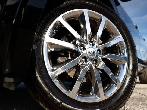 Used 2017 Kia Sorento SX image 46