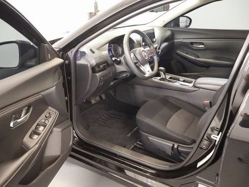 Used 2023 Nissan Sentra SV w/ All-Weather Package FWD image 9