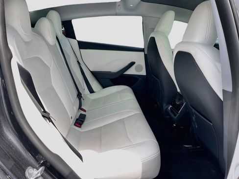Used 2025 Tesla Model 3 Long Range RWD image 27