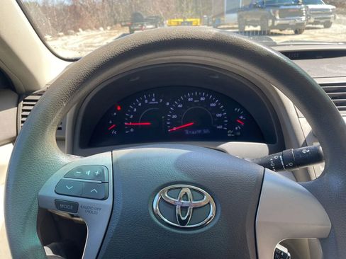 Used 2011 Toyota Camry FWD image 12