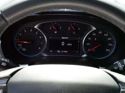 Used 2023 Chevrolet Traverse LT FWD image 21