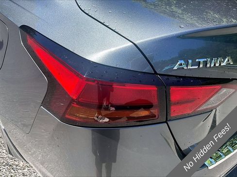 Used 2022 Nissan Altima 2.5 SR FWD image 28