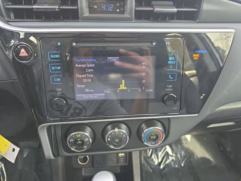 Used 2018 Toyota Corolla L image 21